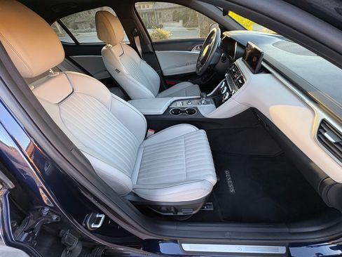 Used 2023 Genesis G70 2.0T w/ Sport Prestige Package RWD image 5