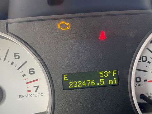 Used 2007 Ford Explorer Sport Trac XLT image 6