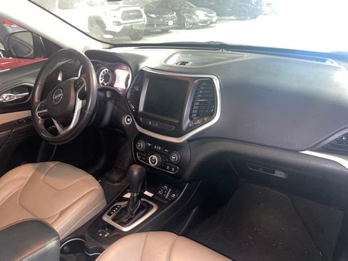 Used 2015 Jeep Cherokee Limited w/ Luxury Group FWD image 11