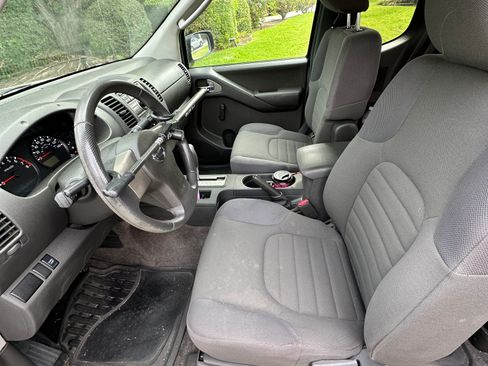 Used 2010 Nissan Frontier XE w/ XE Preferred Pkg RWD image 9