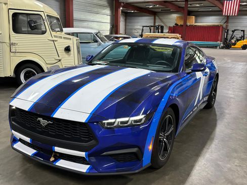 Used 2024 Ford Mustang Coupe image 1