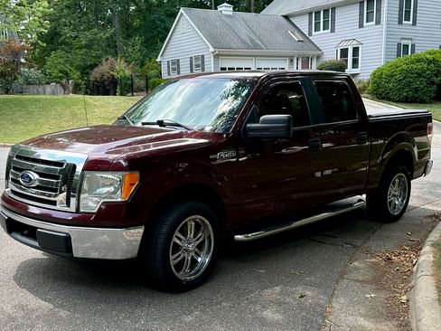 Used 2010 Ford F150 XLT RWD image 2