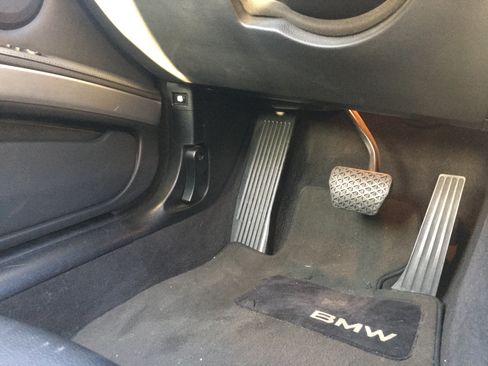 Used 2011 BMW 328i Convertible image 9