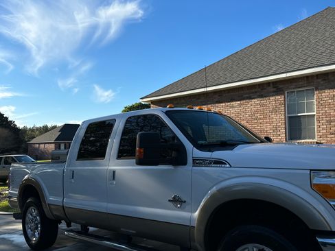 Used 2014 Ford F250 Lariat w/ Lariat Interior Package image 6