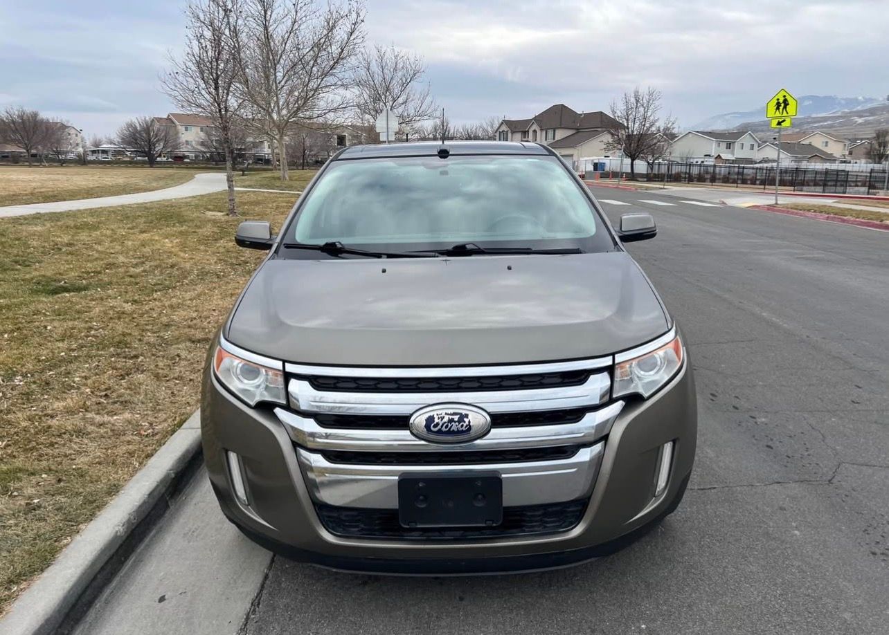 Used 2013 Ford Edge Limited AWD/4WD image 16