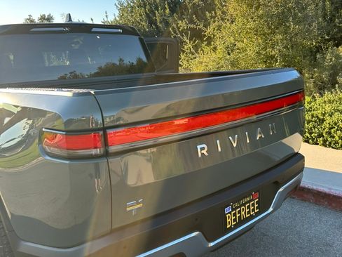 Used 2023 Rivian R1T Launch Edition image 11