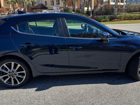 Used 2018 MAZDA MAZDA3 Grand Touring image 5