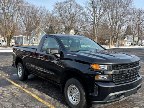 Used 2019 Chevrolet Silverado 1500 W/T w/ Trailering Package image 4