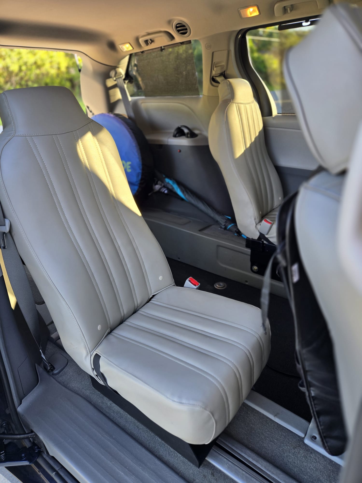 Used 2018 Toyota Sienna XLE w/ XLE Navigation Package FWD image 6