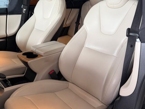 Used 2020 Tesla Model S Performance image 18