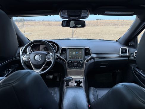 Used 2014 Jeep Grand Cherokee Limited w/ Luxury Group II image 18