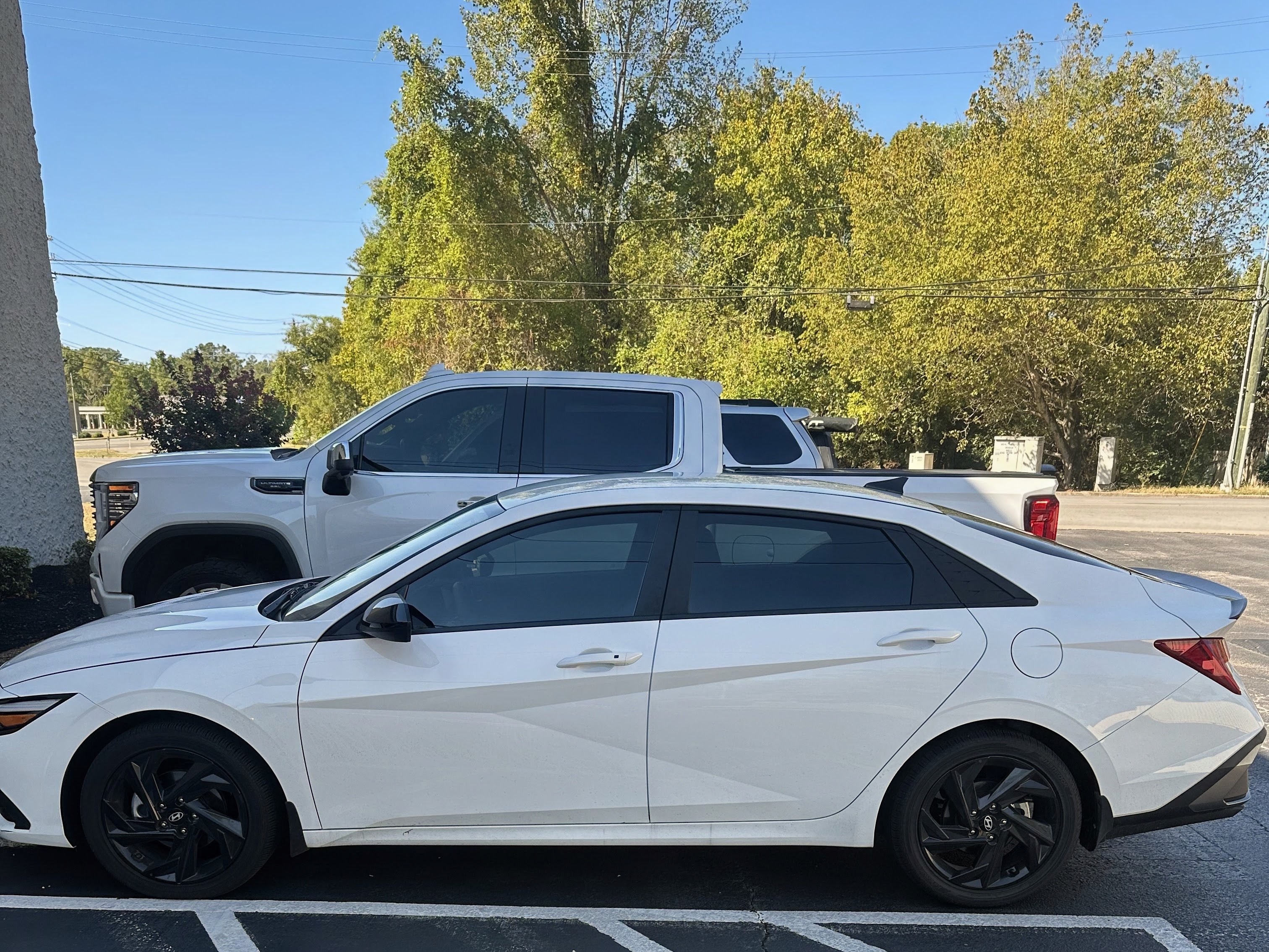 Used 2026 Hyundai Elantra SEL FWD image 2