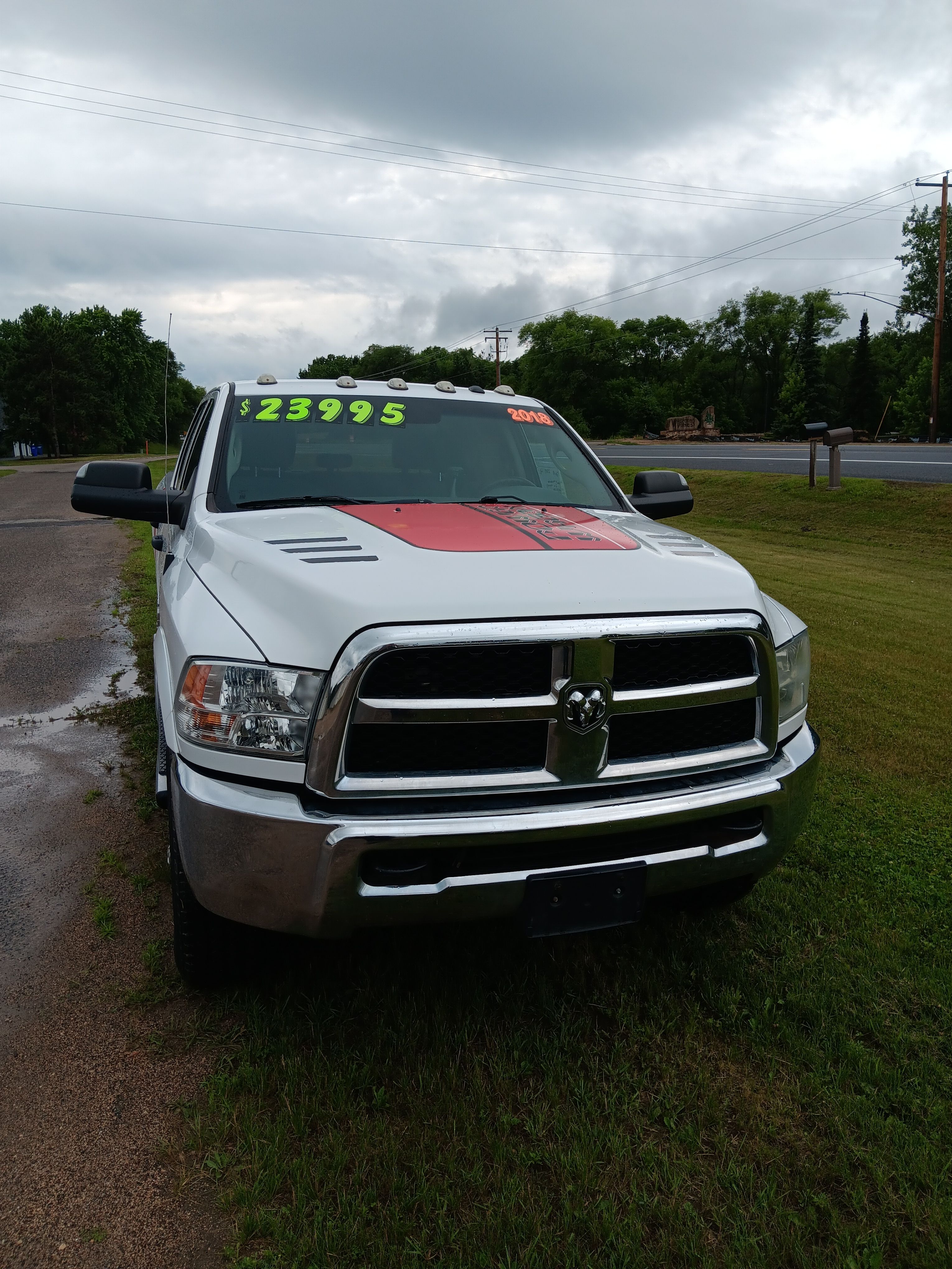 Used 2018 RAM 2500 Tradesman w/ Chrome Appearance Group AWD/4WD image 4