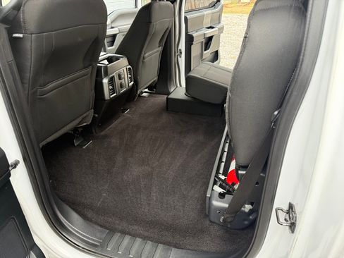 Used 2016 Ford F150 XLT w/ Equipment Group 302A Luxury image 9