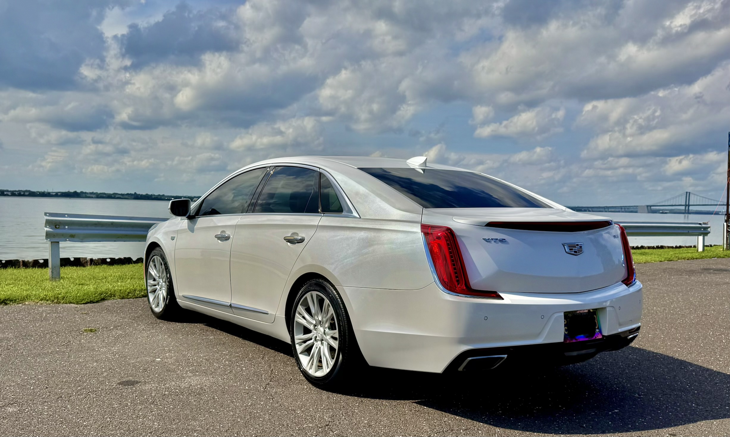 Used 2018 Cadillac XTS Luxury w/ Driver Awareness Package FWD image 9