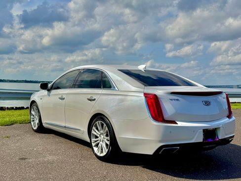 Used 2018 Cadillac XTS Luxury w/ Driver Awareness Package FWD image 9
