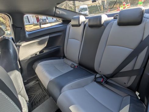 Used 2017 Honda Civic Touring image 6