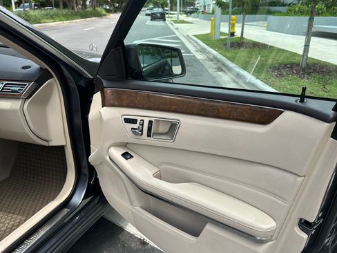 Used 2014 Mercedes-Benz E 350 4MATIC Wagon image 27