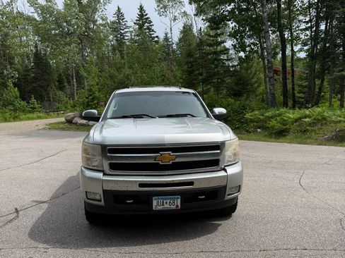 Used 2011 Chevrolet Silverado 1500 LTZ w/ Chrome Essentials Package AWD/4WD image 4