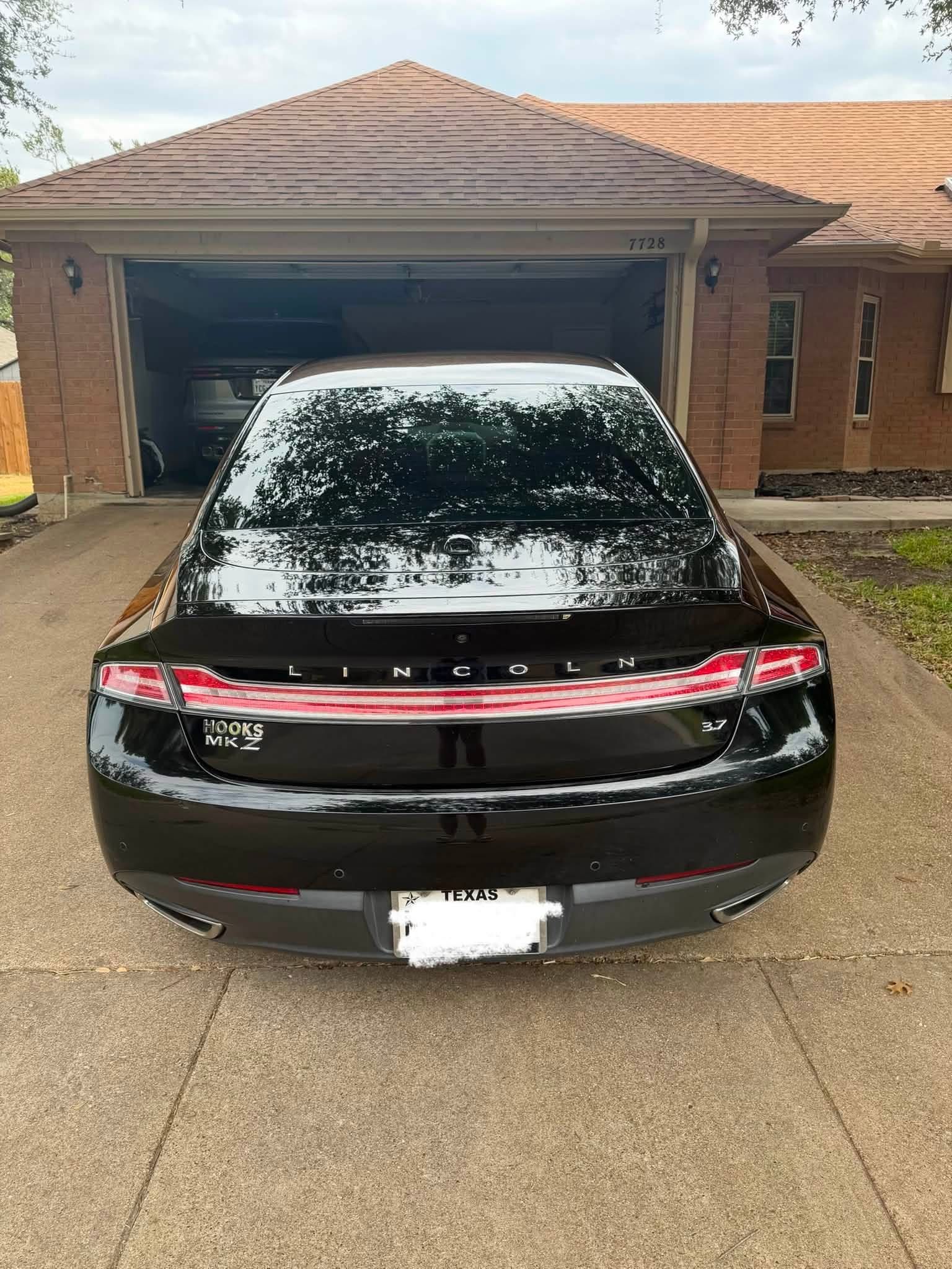 Used 2016 Lincoln MKZ w/ Equipment Group 300A Reserve FWD image 6