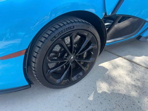 Used 2020 McLaren 570S Spider image 12