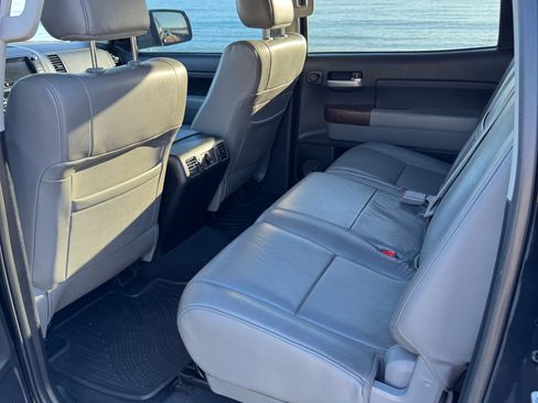 Used 2013 Toyota Tundra Platinum image 21