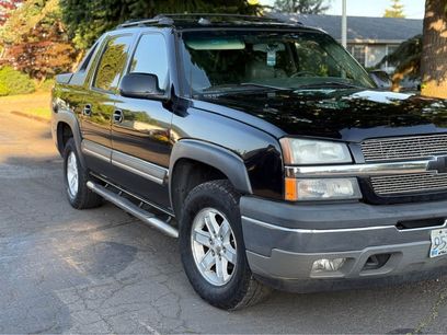 Used 2005 Chevrolet Avalanche Z71 w/ Sun And Sound Package