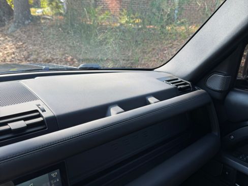 Used 2021 Land Rover Defender 110 X image 23