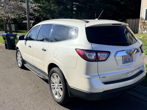 Used 2014 Chevrolet Traverse LT image 9