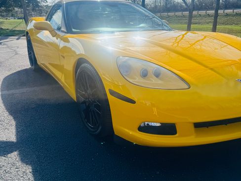 Used 2005 Chevrolet Corvette Coupe w/ Preferred Equipment Group image 5
