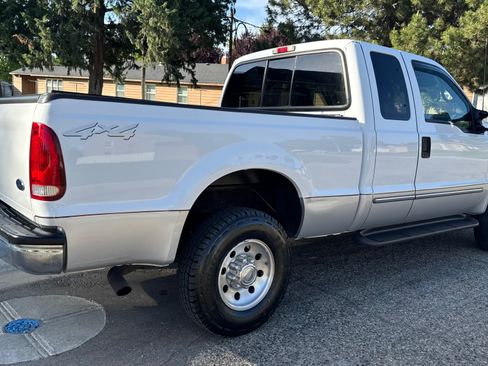 Used 2000 Ford F250 4x4 SuperCab Super Duty image 4