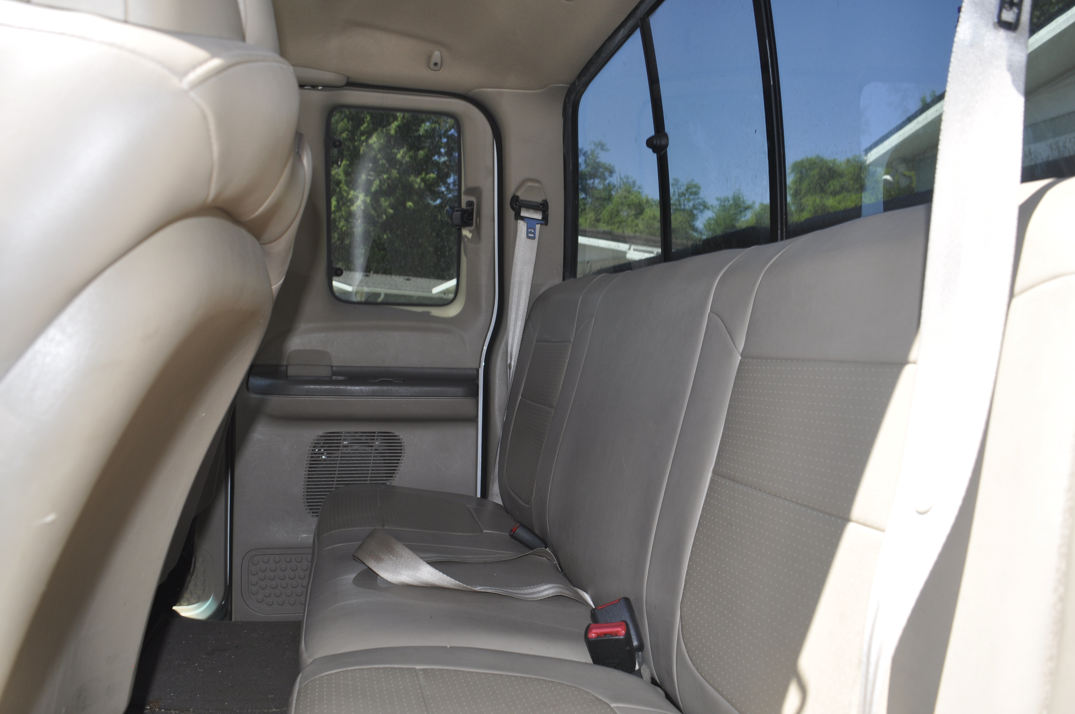 Used 2001 Ford F350 2WD SuperCab Super Duty image 11