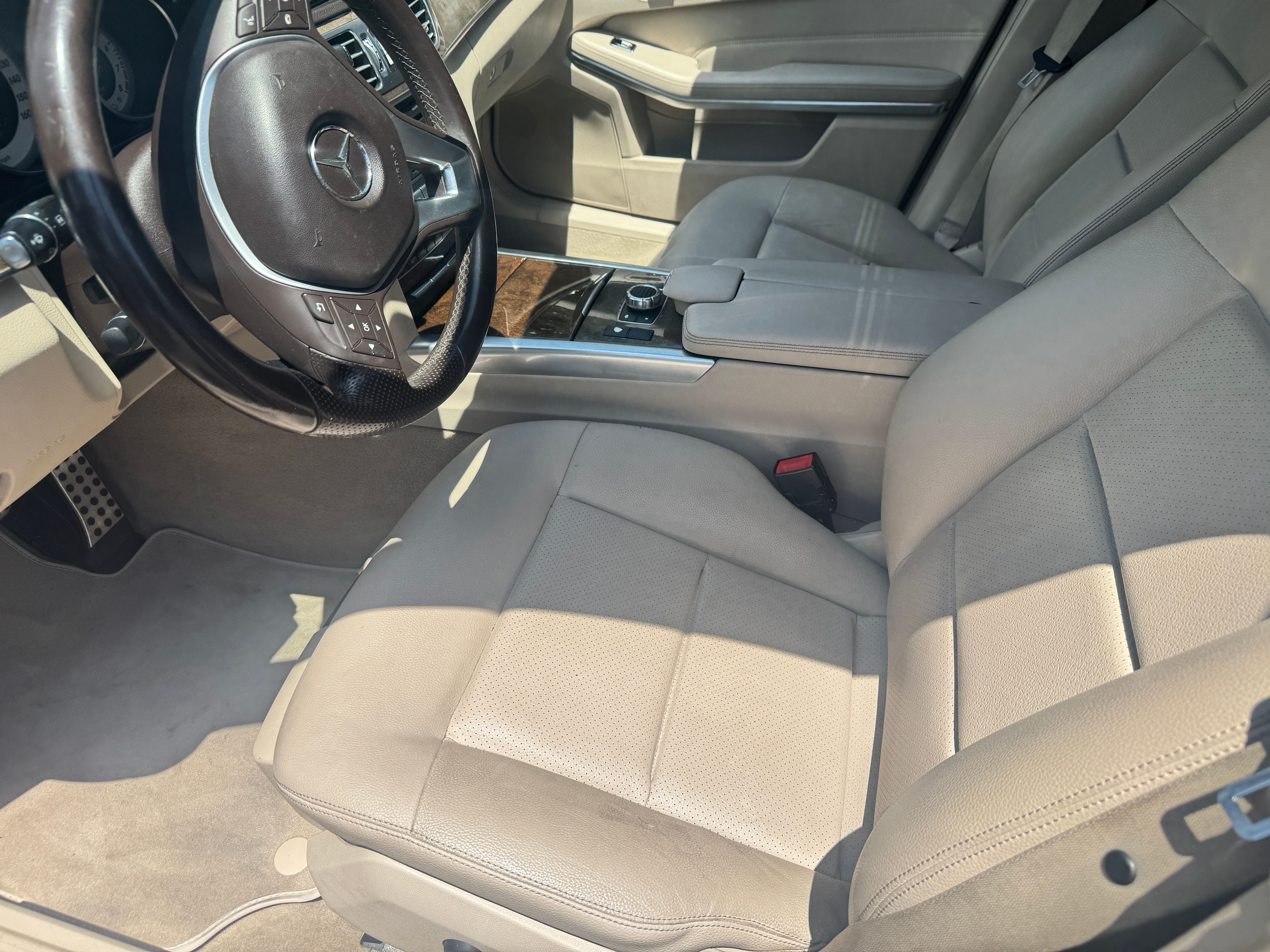Used 2016 Mercedes-Benz E 350 Sedan w/ Premium Package image 15