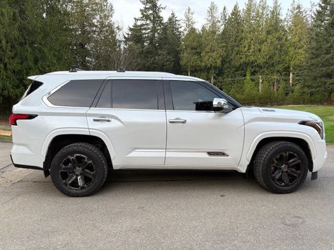 Used 2023 Toyota Sequoia Capstone image 2