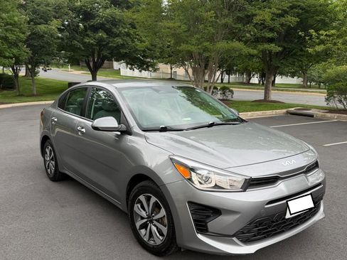 Used 2022 Kia Rio S w/ Technology Package FWD image 2