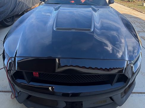 Used 2016 Ford Mustang Shelby GT350 w/ Technology Package image 1