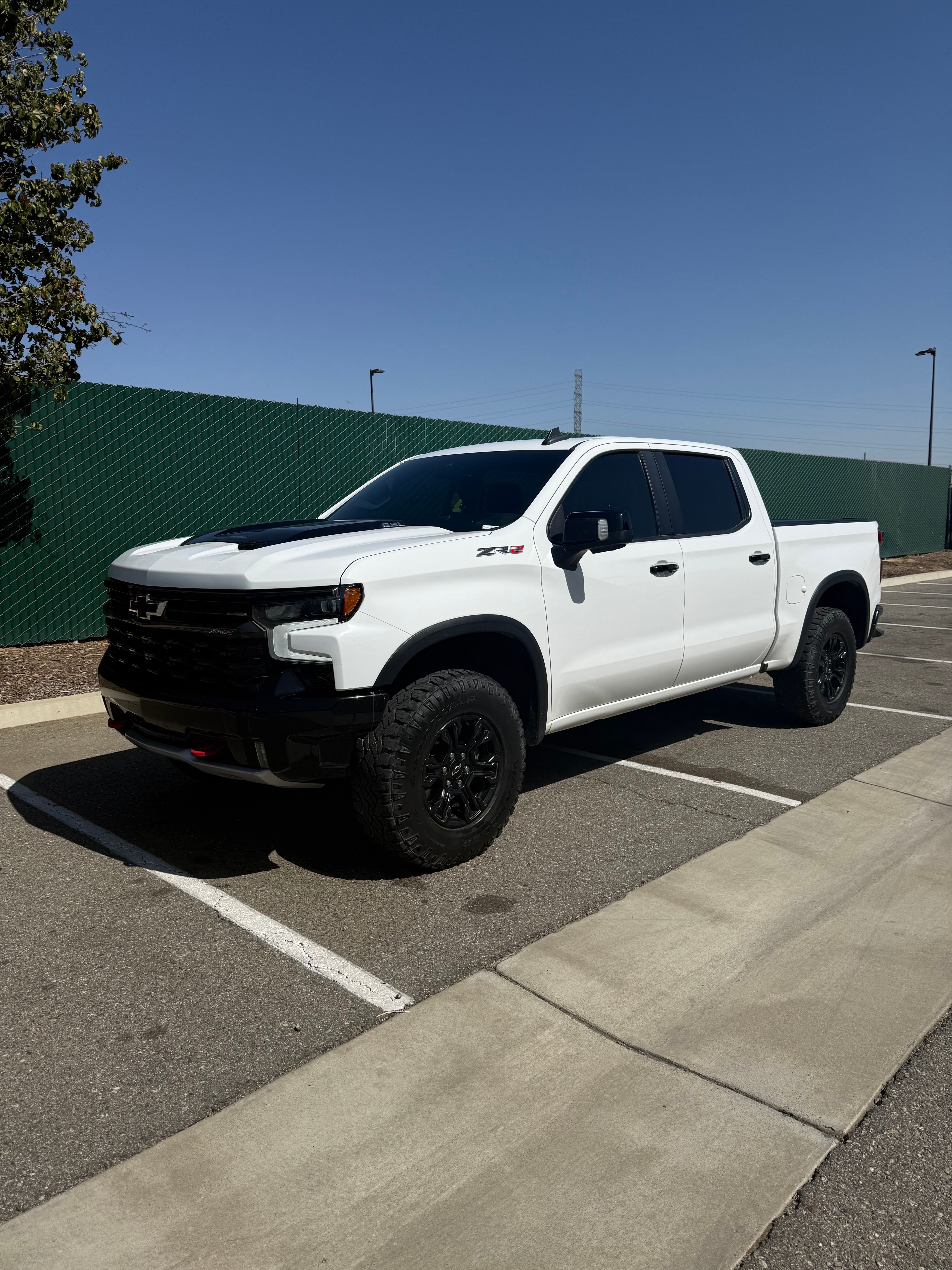 Used 2022 Chevrolet Silverado 1500 ZR2 w/ Technology Package AWD/4WD image 1