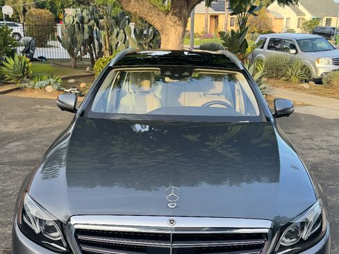 Used 2020 Mercedes-Benz E 450 4MATIC Wagon image 2