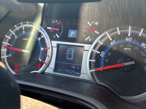 Used 2014 Toyota 4Runner SR5 image 12