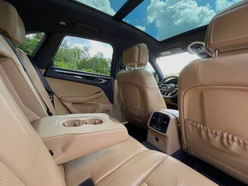 Used 2018 Porsche Macan Sport Edition image 13