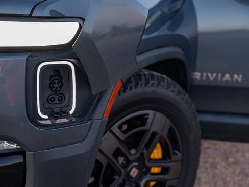 Used 2022 Rivian R1T Adventure AWD/4WD image 13