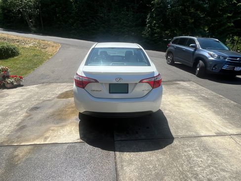 Used 2014 Toyota Corolla LE FWD image 8