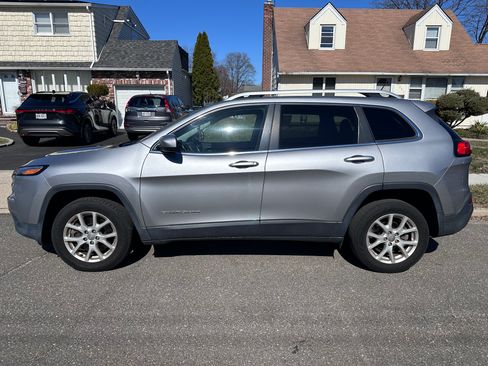 Used 2015 Jeep Cherokee Latitude image 1