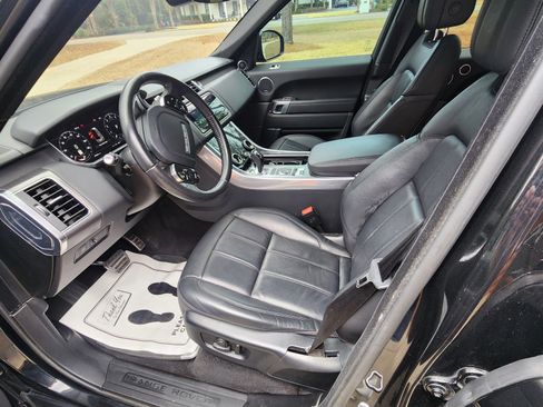 Used 2020 Land Rover Range Rover Sport SE image 9