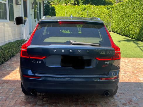 Used 2019 Volvo XC60 T5 Momentum w/ Premium Package image 13