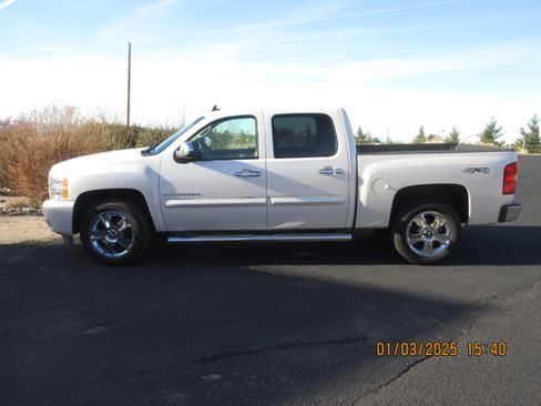 Used 2012 Chevrolet Silverado 1500 LTZ w/ LTZ White Diamond Edition image 16