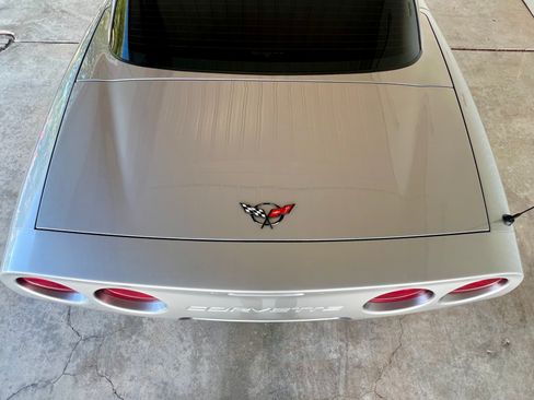 Used 2004 Chevrolet Corvette Z06 w/ Memory Package RWD image 9