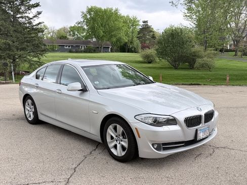 Used 2011 BMW 528i Sedan RWD image 4