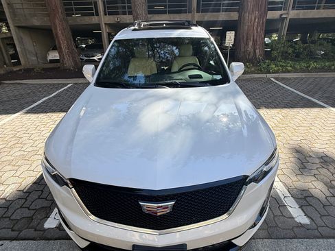 Used 2023 Cadillac XT6 Sport w/ Technology Package AWD/4WD image 5