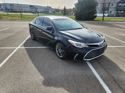 Used 2016 Toyota Avalon XLE image 5
